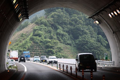 �����̓��g���l�����ڊԃg���l����