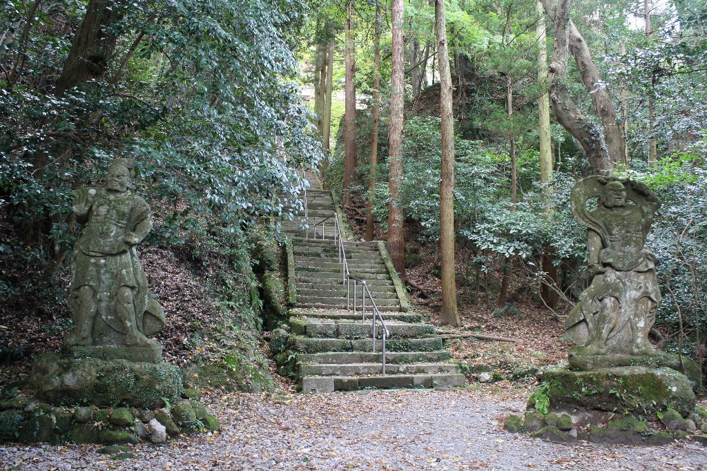 文殊仙寺の仁王像2