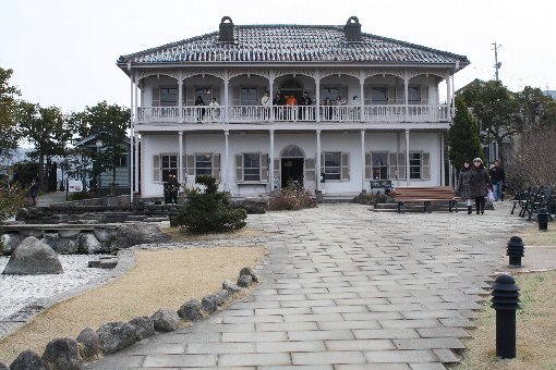 ���O�H��Q�h�b�N�n�E�X