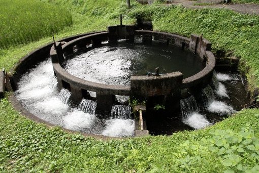 �~�`����