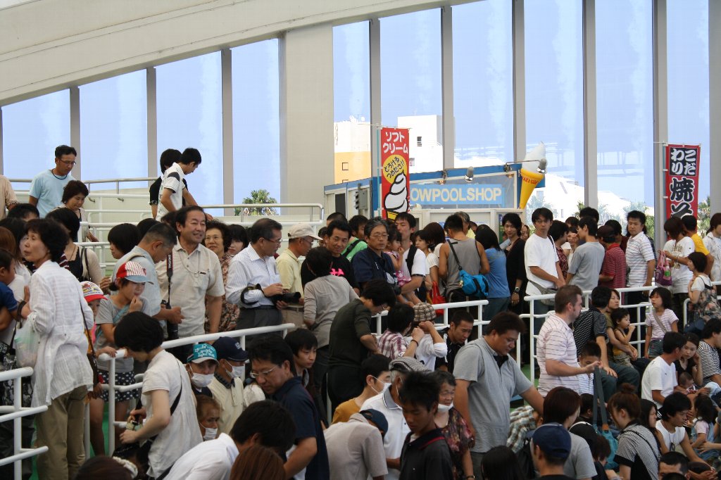 立ち見の中に・・・