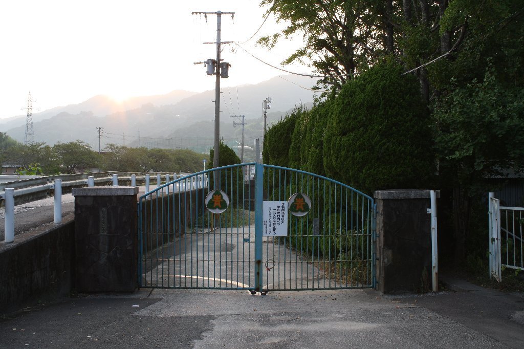 �]���w�Z����Ɨ[��